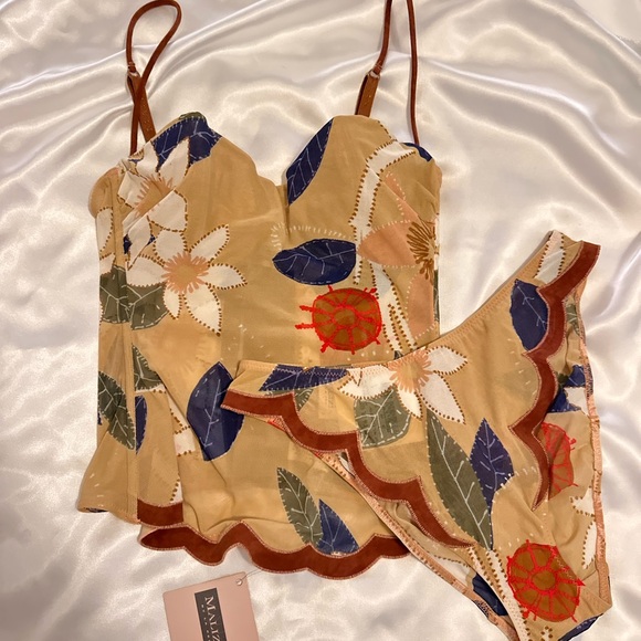 La Perla Floral Set, corset and panties. - Picture 13 of 15